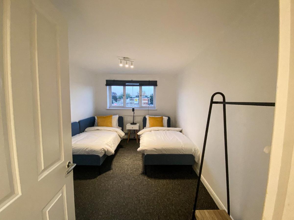 Heathrow/Ashford Hospital/Twickenham Short Stay Apartment Stanwell Zewnętrze zdjęcie
