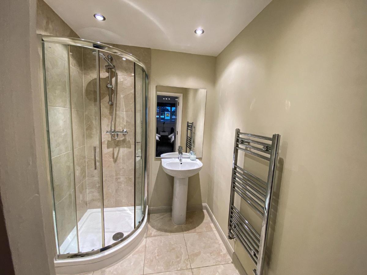 Heathrow/Ashford Hospital/Twickenham Short Stay Apartment Stanwell Zewnętrze zdjęcie