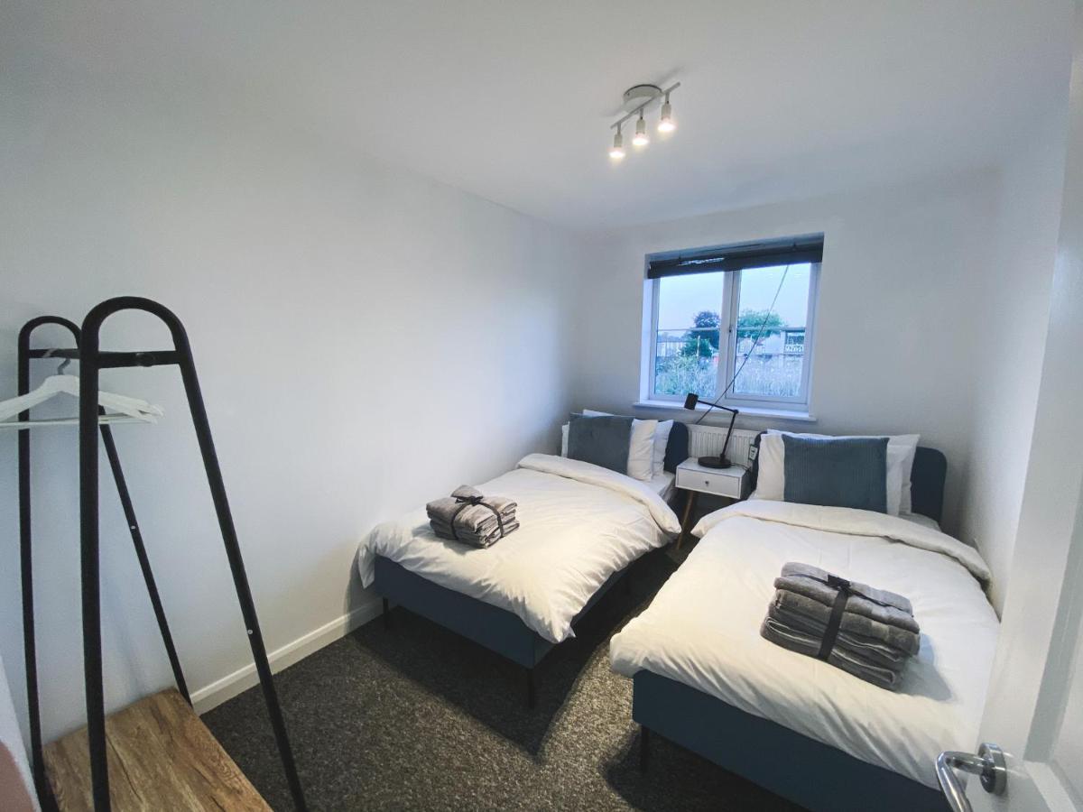 Heathrow/Ashford Hospital/Twickenham Short Stay Apartment Stanwell Zewnętrze zdjęcie