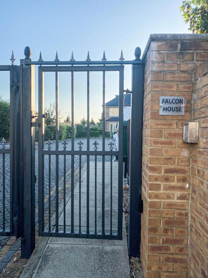 Heathrow/Ashford Hospital/Twickenham Short Stay Apartment Stanwell Zewnętrze zdjęcie